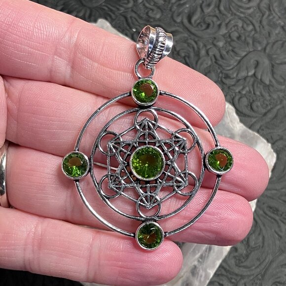 Peridot Metratrons Cube Sacred Geometry Pendant Stone Crystal Jewelry - Picture 1 of 6